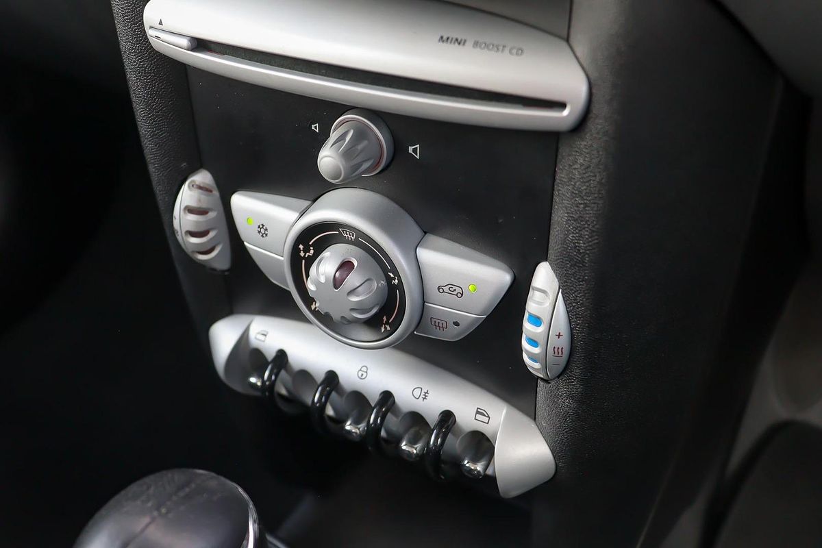 2010 MINI Hatch Cooper D R56