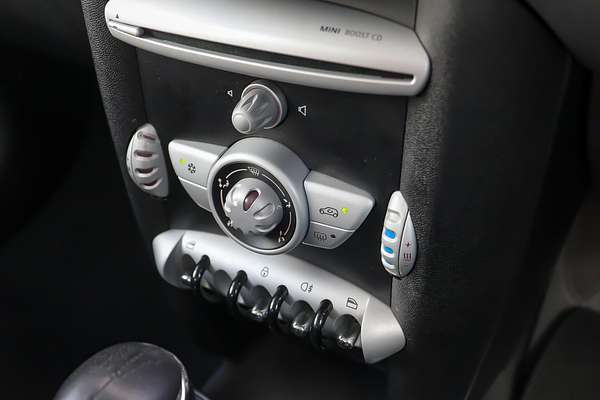 2010 MINI Hatch Cooper D R56