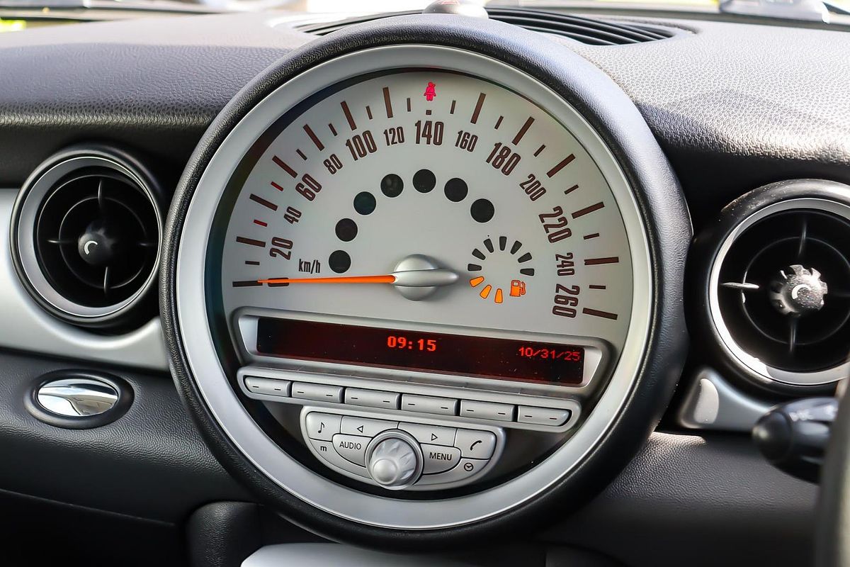 2010 MINI Hatch Cooper D R56