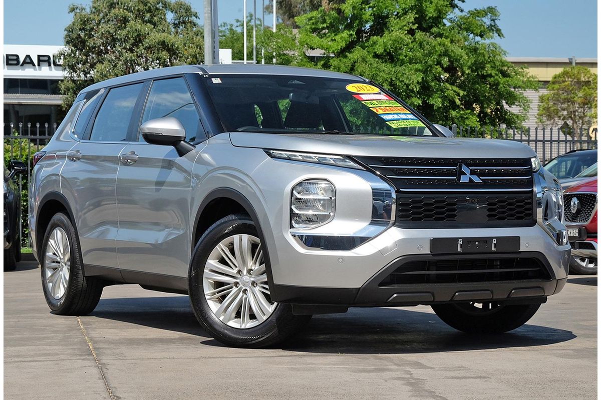 2024 Mitsubishi Outlander ES ZM