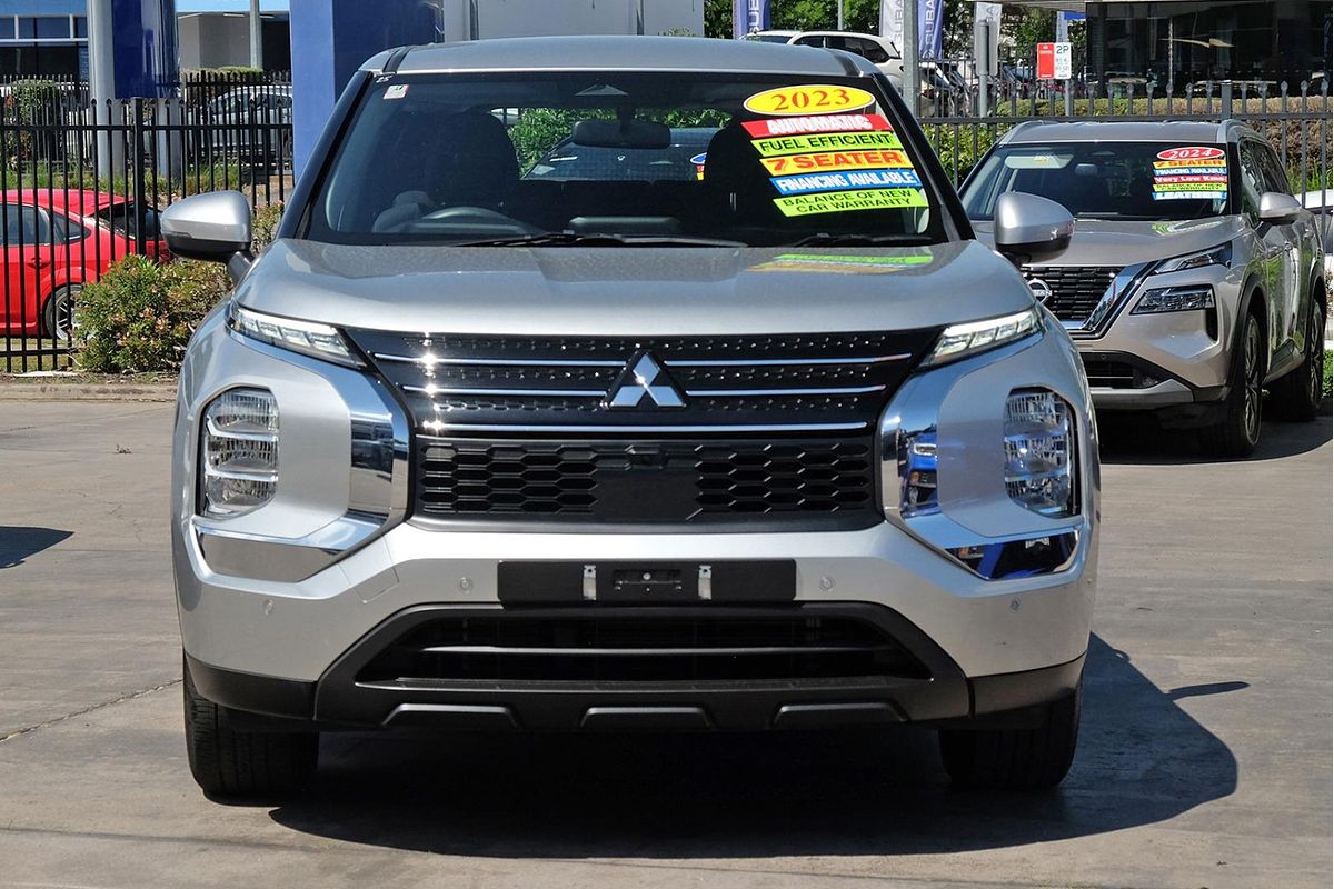 2024 Mitsubishi Outlander ES ZM