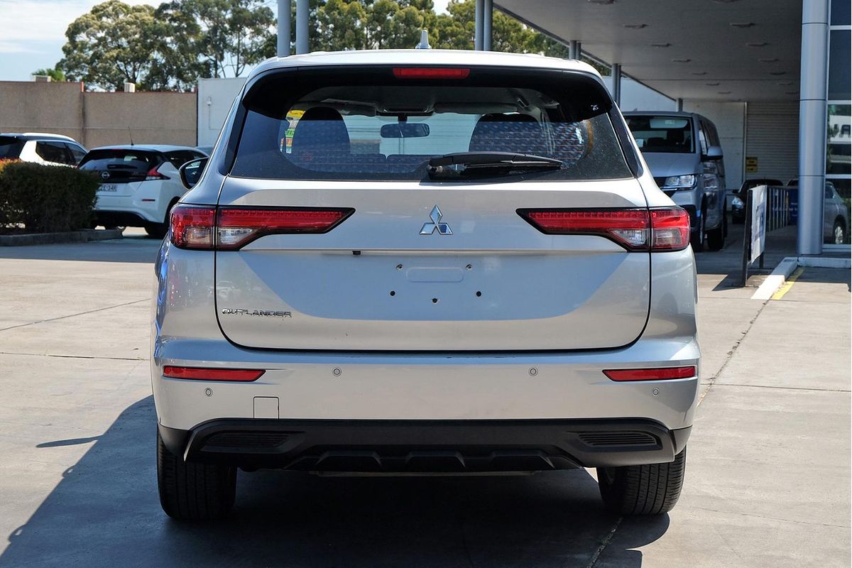 2024 Mitsubishi Outlander ES ZM