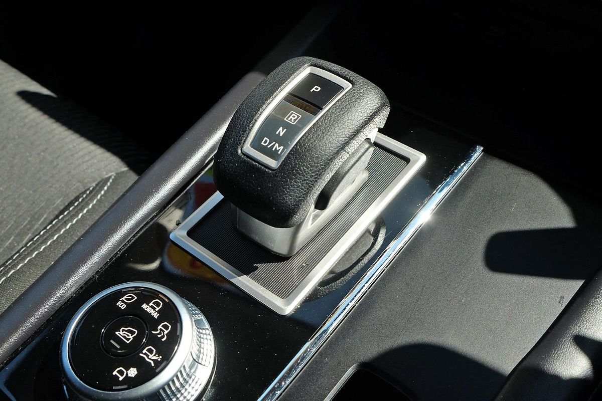 2024 Mitsubishi Outlander ES ZM