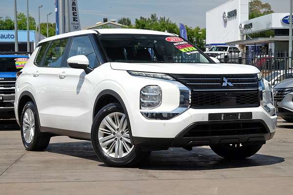 2023 Mitsubishi Outlander ES ZM