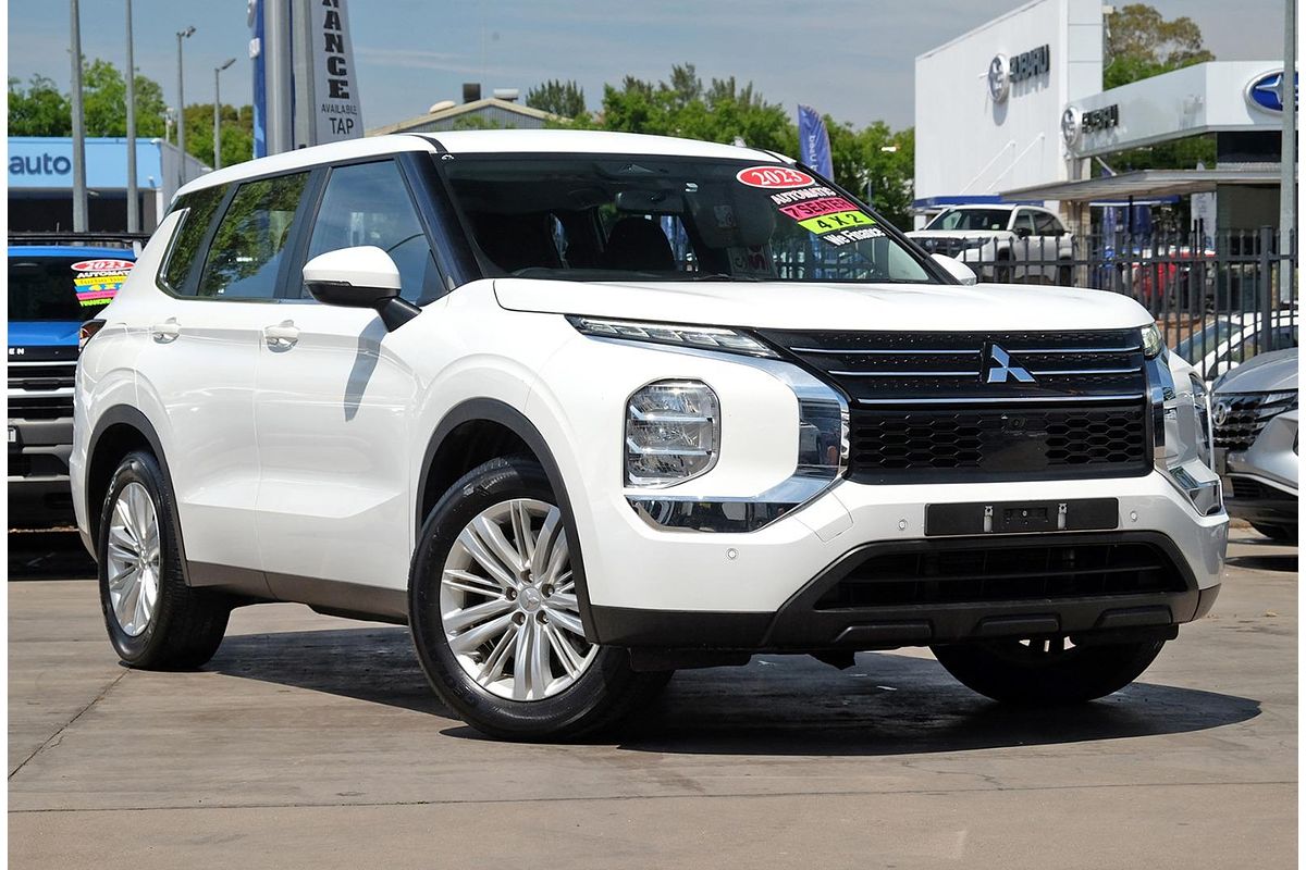 2024 Mitsubishi Outlander ES ZM