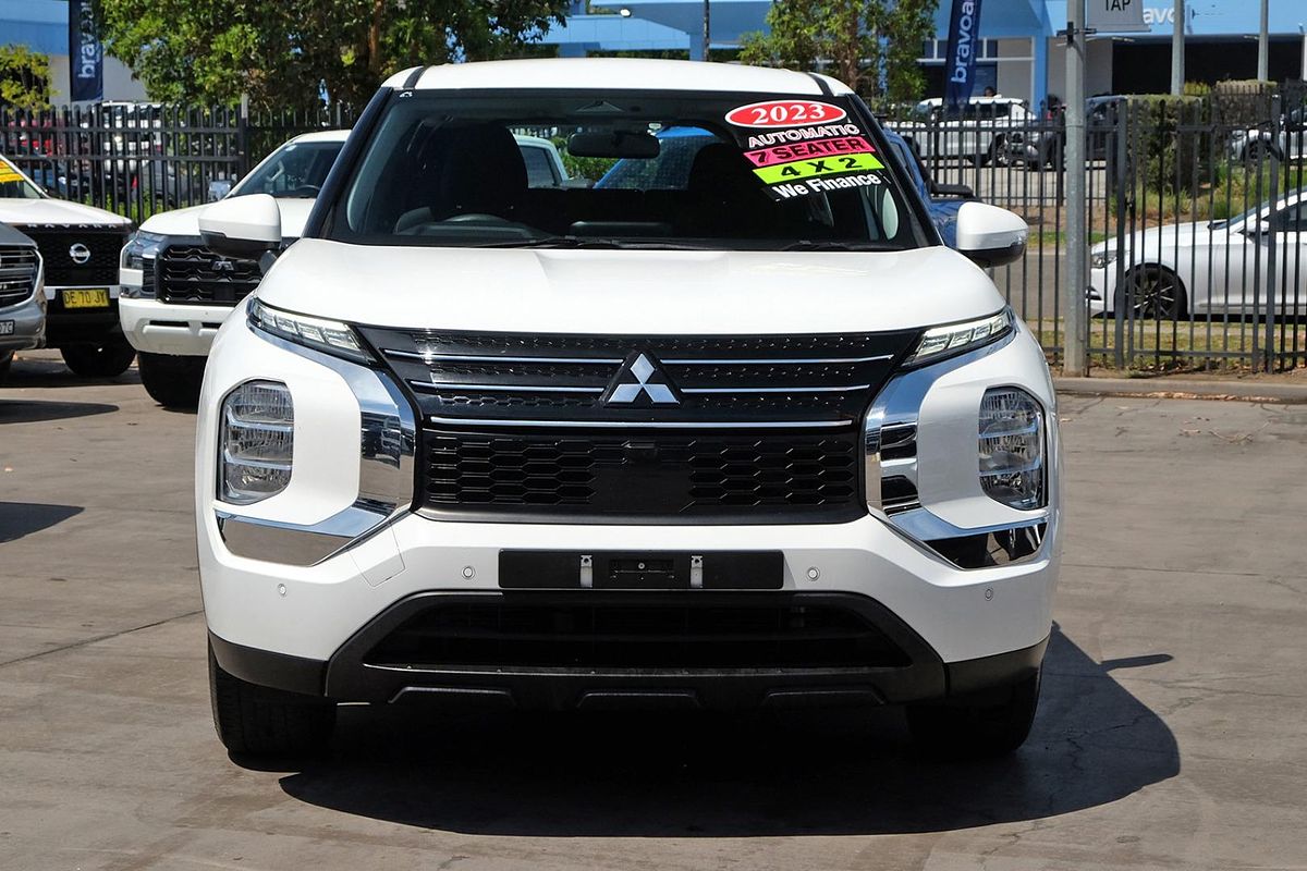 2024 Mitsubishi Outlander ES ZM