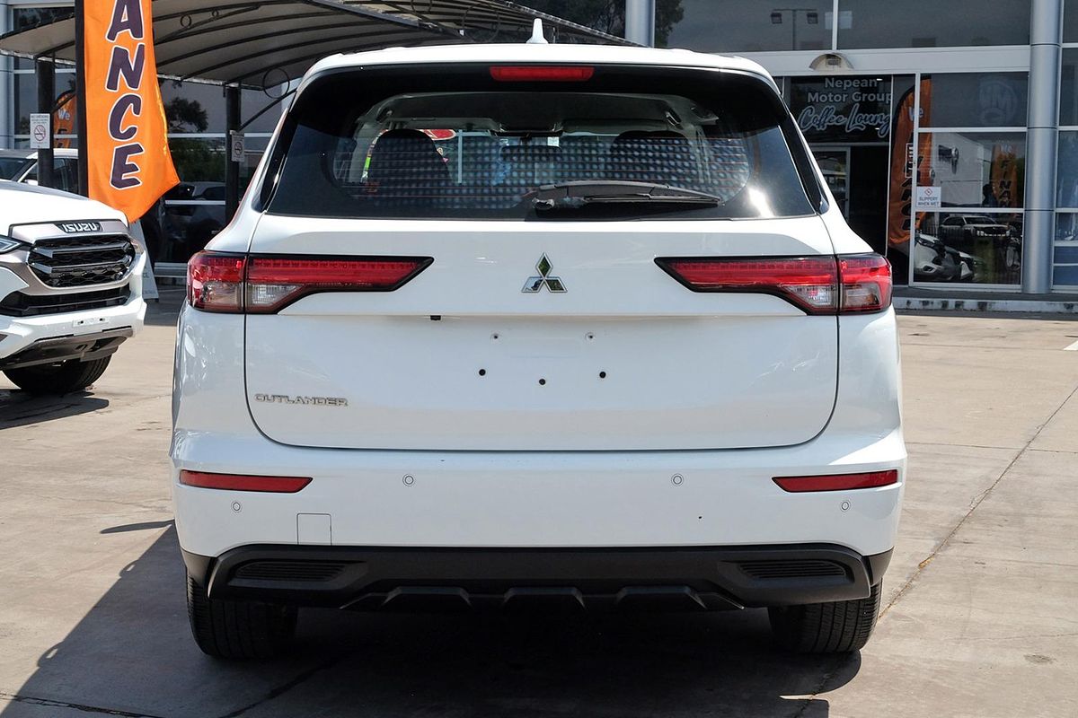 2024 Mitsubishi Outlander ES ZM