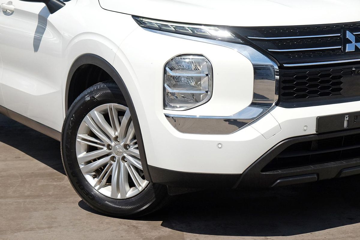 2024 Mitsubishi Outlander ES ZM