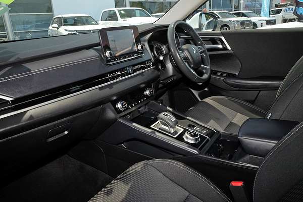 2024 Mitsubishi Outlander ES ZM