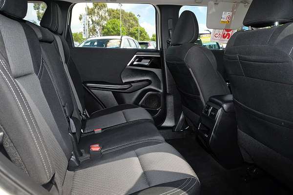 2024 Mitsubishi Outlander ES ZM