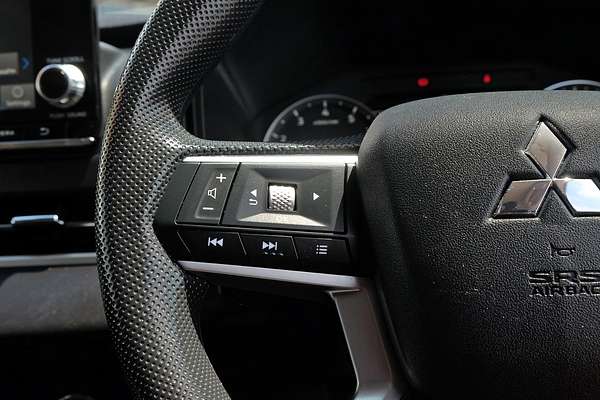 2024 Mitsubishi Outlander ES ZM