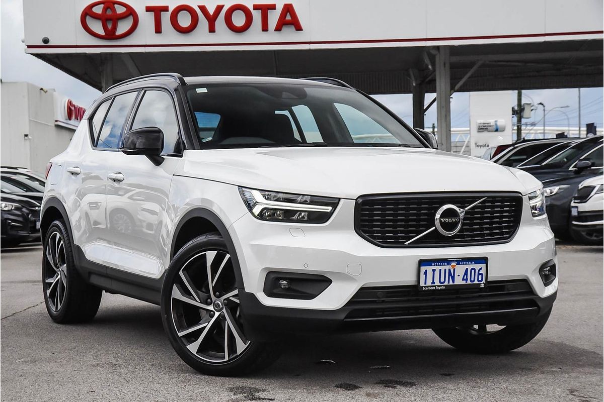 2022 Volvo XC40 T5 R-Design