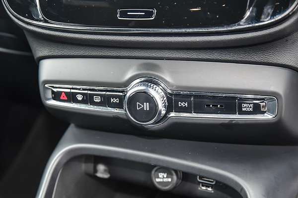 2022 Volvo XC40 T5 R-Design