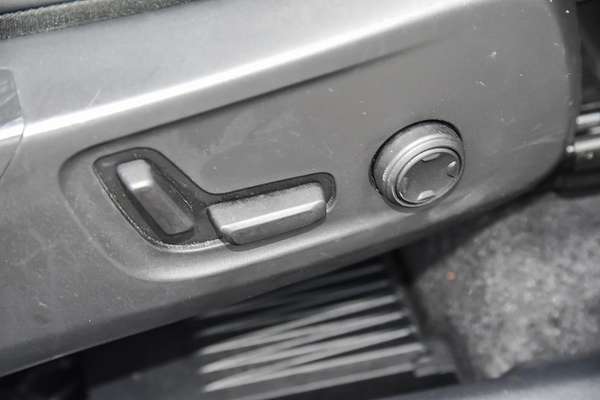 2022 Volvo XC40 T5 R-Design