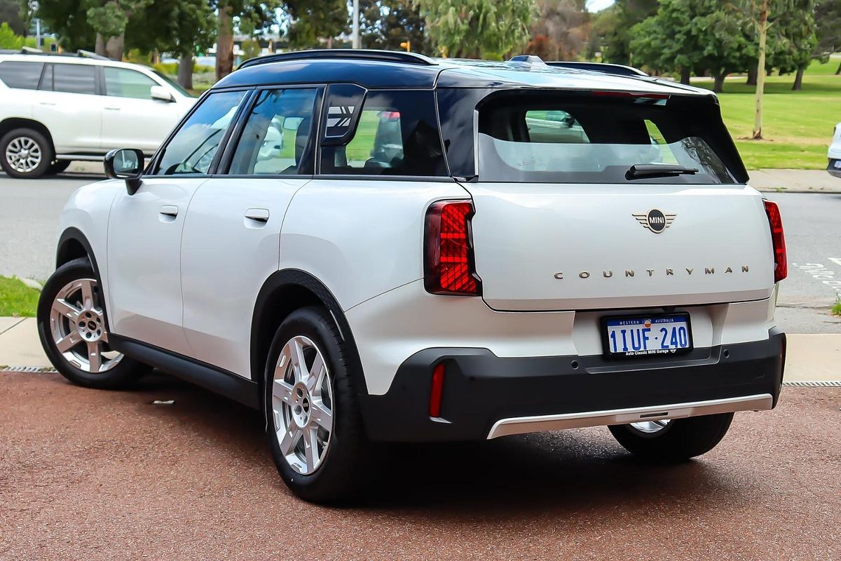 2025 MINI Countryman C Classic U25