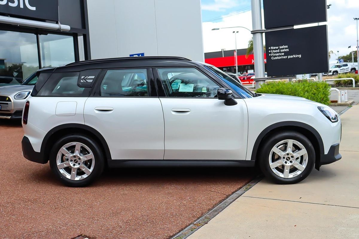 2025 MINI Countryman C Classic U25