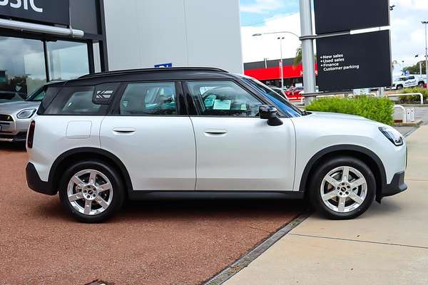 2025 MINI Countryman C Classic U25