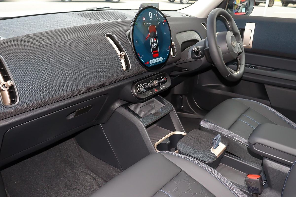 2025 MINI Countryman C Classic U25