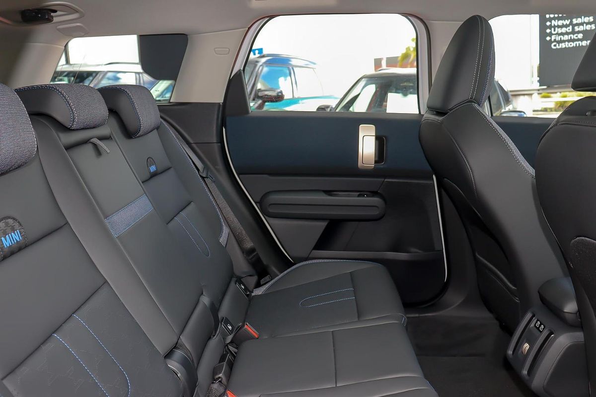 2025 MINI Countryman C Classic U25