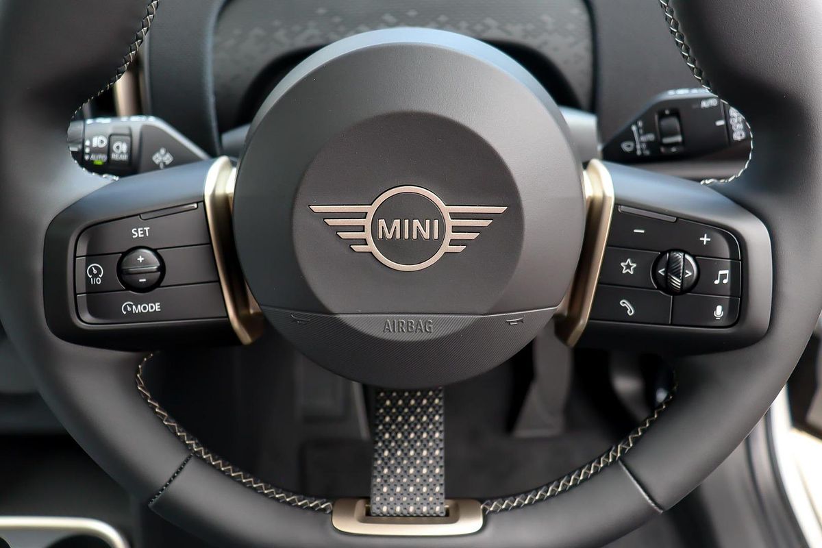 2025 MINI Countryman C Classic U25