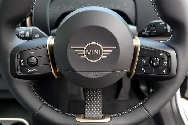 2025 MINI Countryman C Classic U25