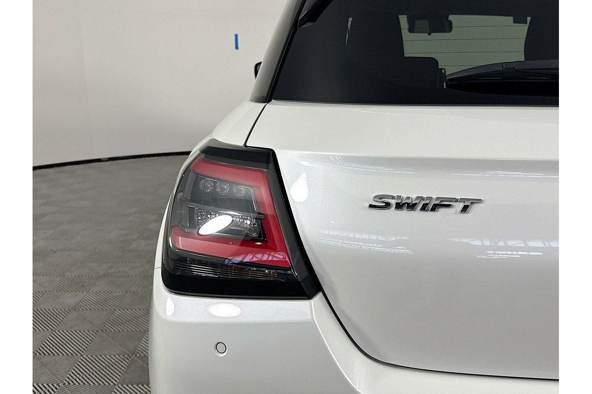 2025 Suzuki Swift Hybrid Plus UZ