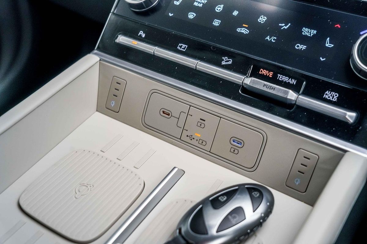 2025 Hyundai Santa Fe Hybrid Elite MX5.V2