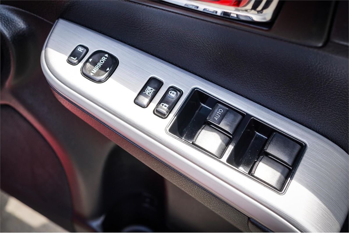 2015 Toyota Camry Atara S AVV50R