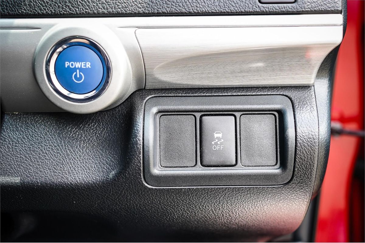 2015 Toyota Camry Atara S AVV50R