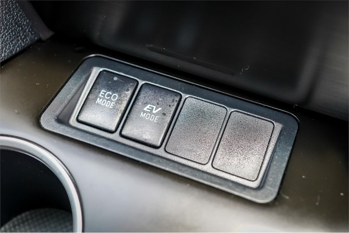 2015 Toyota Camry Atara S AVV50R