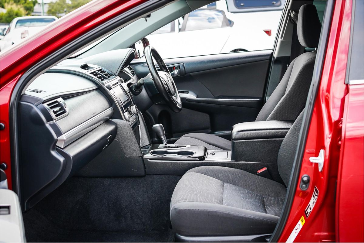 2015 Toyota Camry Atara S AVV50R