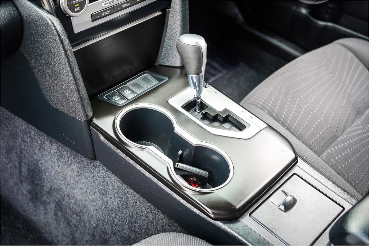 2015 Toyota Camry Atara S AVV50R