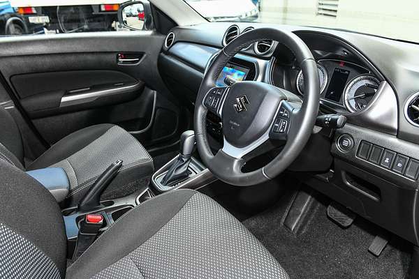 2024 Suzuki Vitara Shadow LY Series II