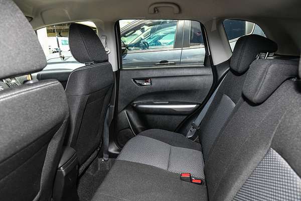 2024 Suzuki Vitara Shadow LY Series II