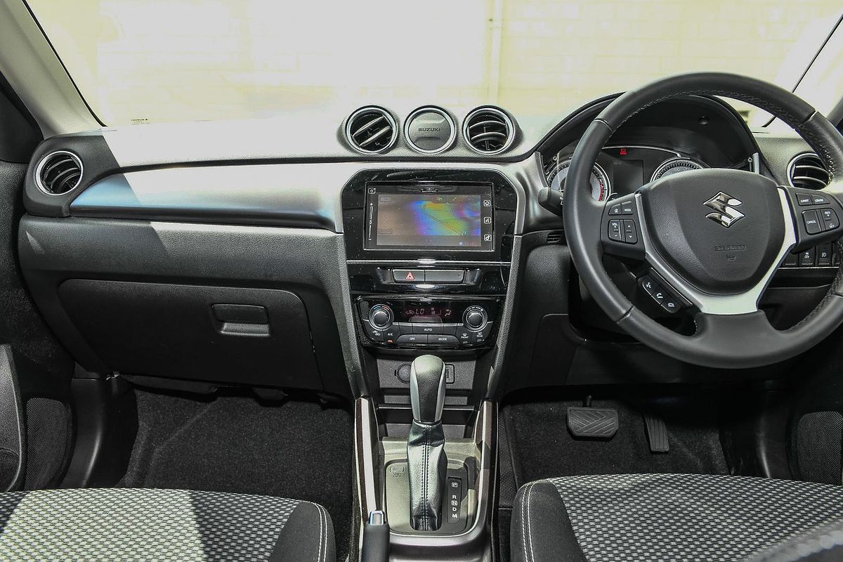 2024 Suzuki Vitara Shadow LY Series II