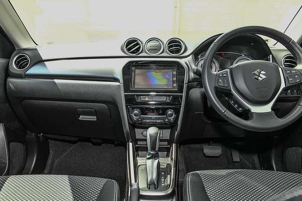 2024 Suzuki Vitara Shadow LY Series II