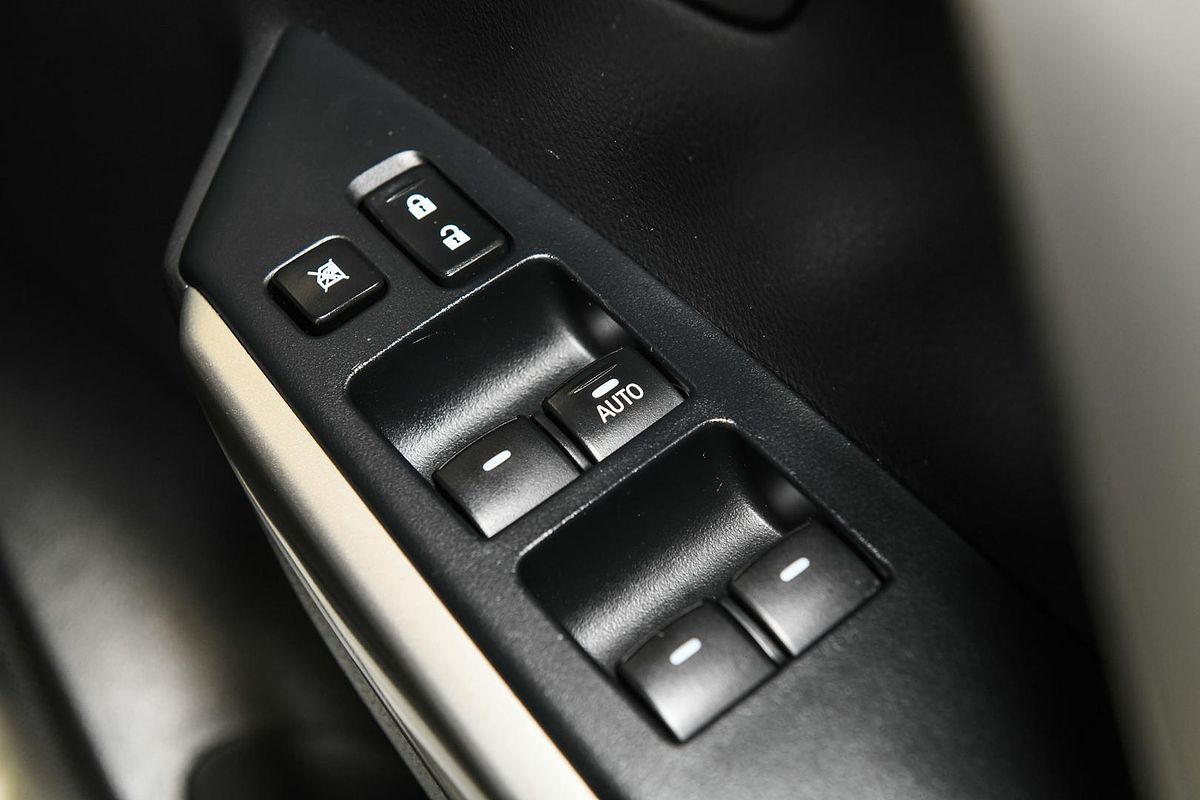 2019 Mitsubishi Pajero Sport Black Edition QE