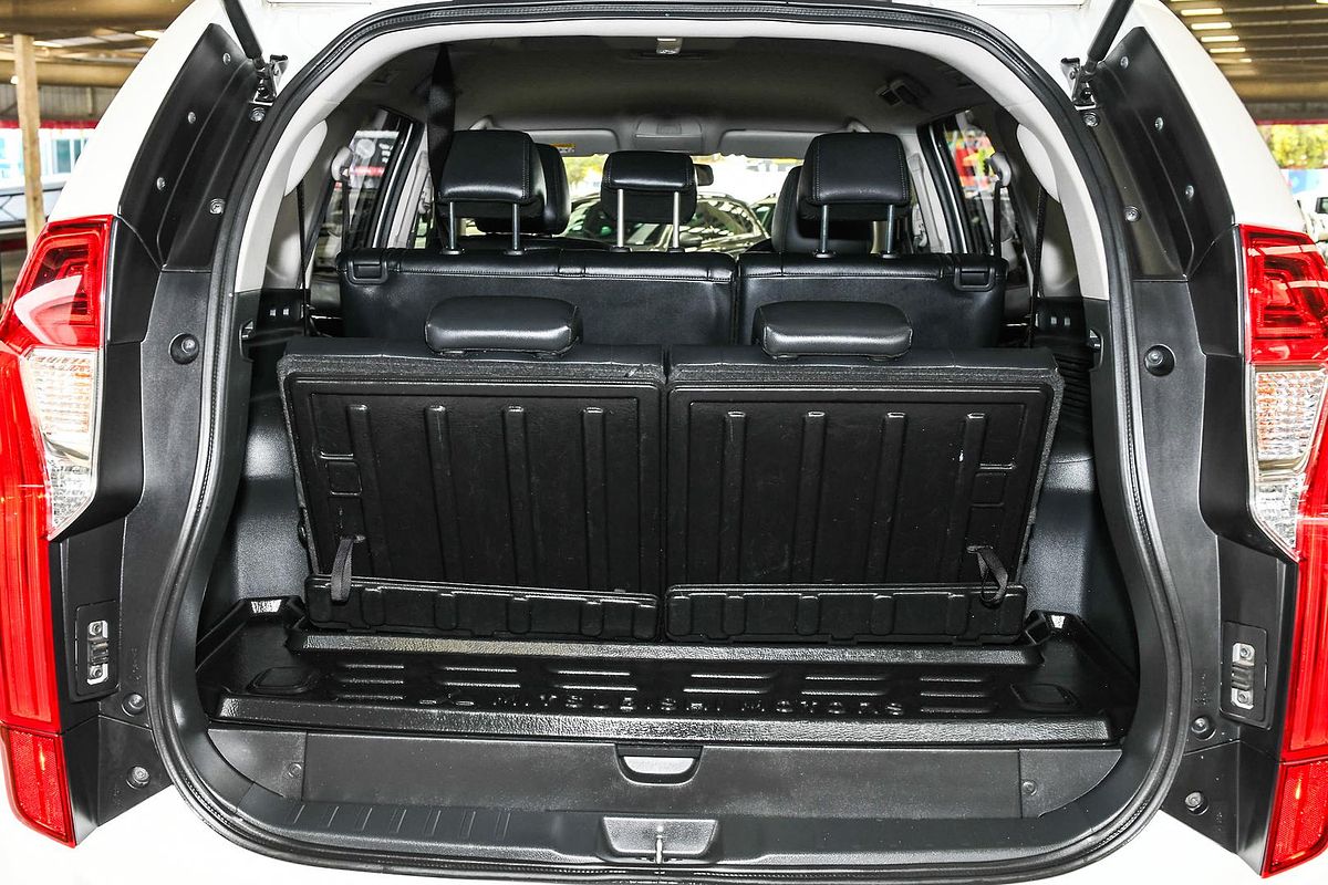 2019 Mitsubishi Pajero Sport Black Edition QE