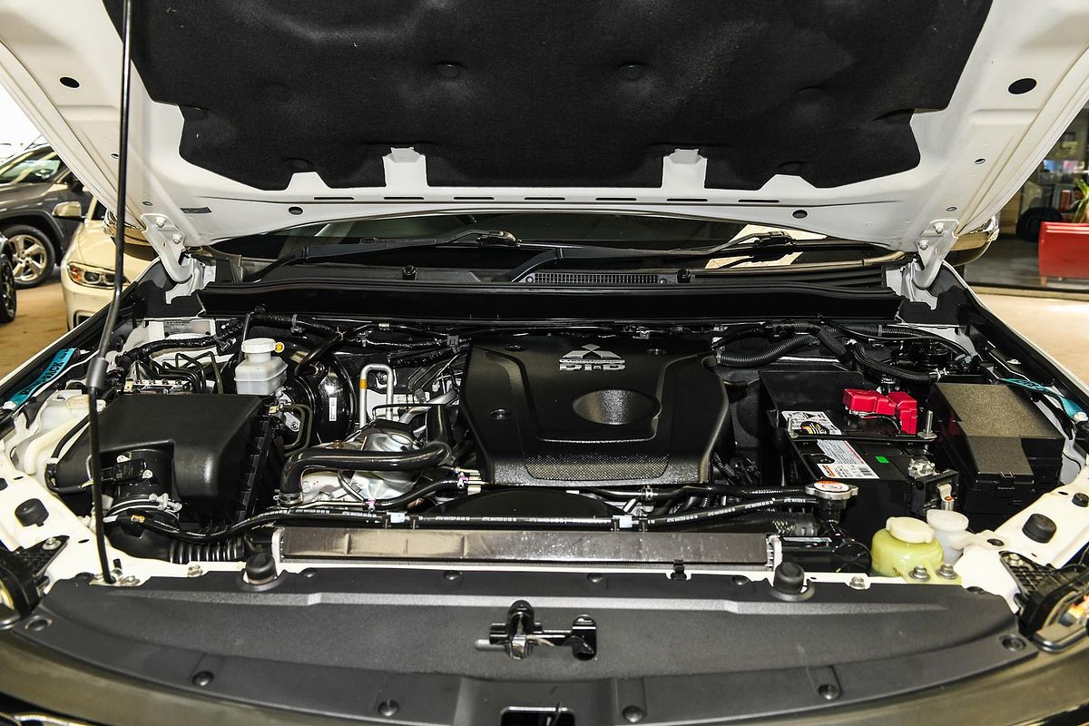 2019 Mitsubishi Pajero Sport Black Edition QE