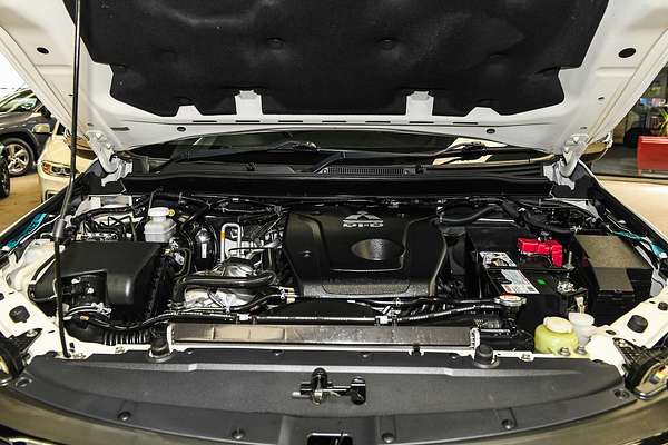 2019 Mitsubishi Pajero Sport Black Edition QE