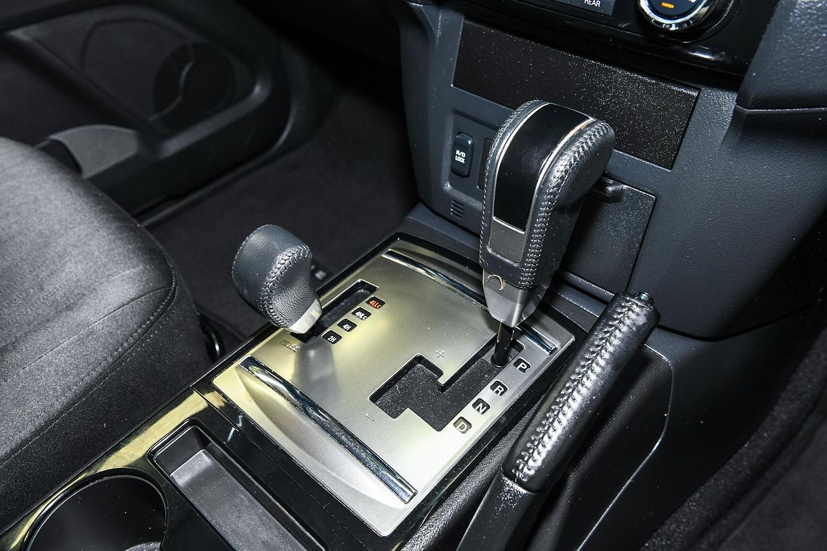 2016 Mitsubishi Pajero GLX NX