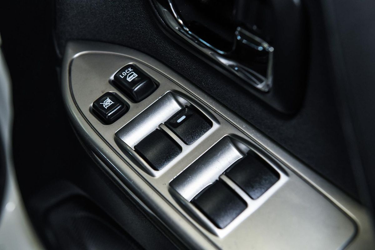 2016 Mitsubishi Pajero GLX NX