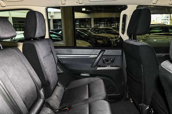 2016 Mitsubishi Pajero GLX NX