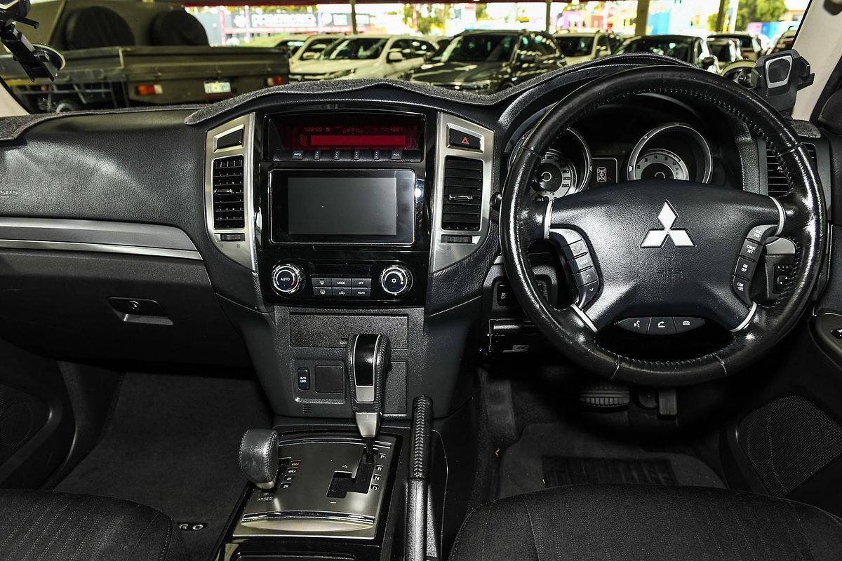 2016 Mitsubishi Pajero GLX NX