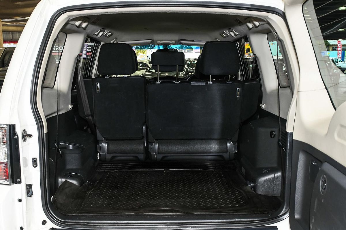 2016 Mitsubishi Pajero GLX NX