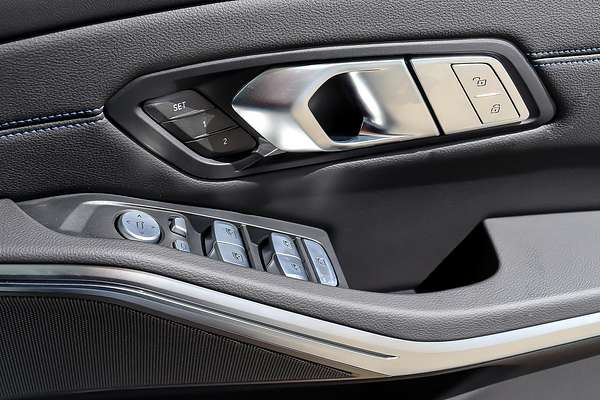 2025 BMW 3 Series 330i M Sport G21 LCI II
