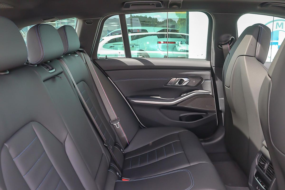 2025 BMW 3 Series 330i M Sport G21 LCI II