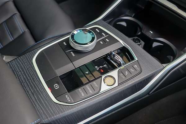 2025 BMW 3 Series 330i M Sport G21 LCI II