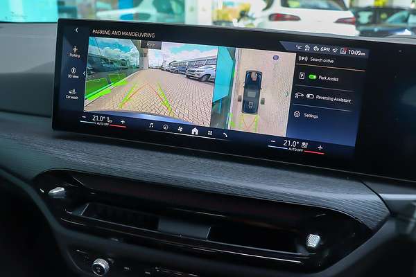 2025 BMW 3 Series 330i M Sport G21 LCI II