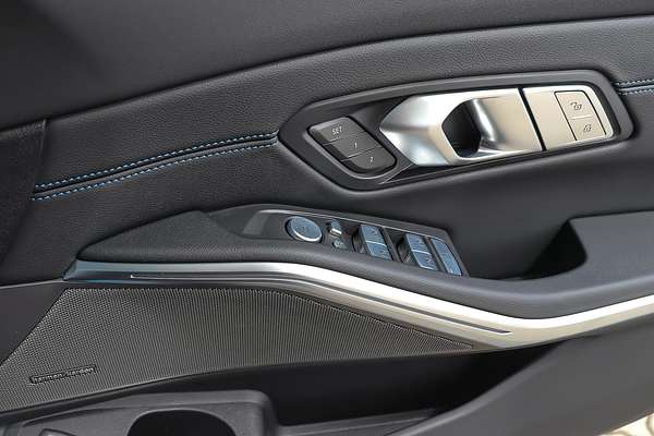 2025 BMW 3 Series 330i M Sport G21 LCI II